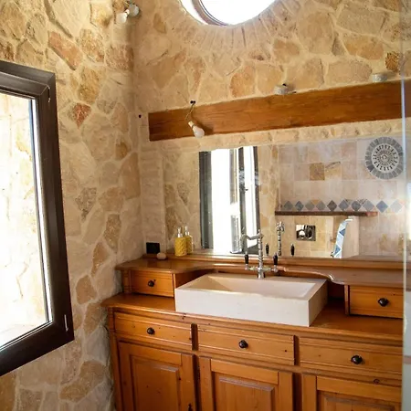 Dom wakacyjny Mas Mont-laure Jacuzzi, Pool & Tranquility