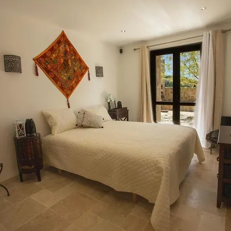 Mas Mont-laure Jacuzzi, Pool & Tranquility * Montlaux