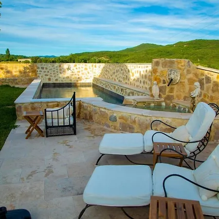 Mas Mont-laure Jacuzzi, Pool & Tranquility * Montlaux