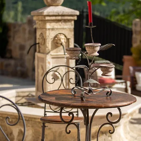 Dom wakacyjny Mas Mont-laure Jacuzzi, Pool & Tranquility