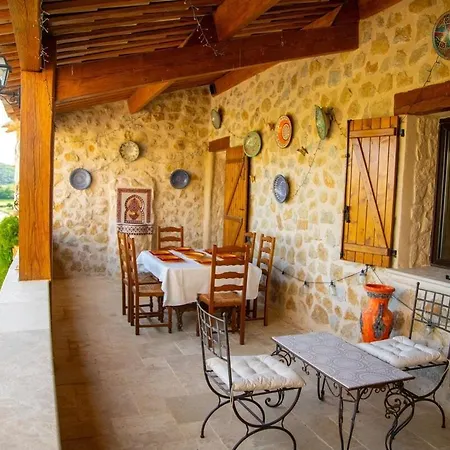 Mas Mont-laure Jacuzzi, Pool & Tranquility Dom wakacyjny Montlaux