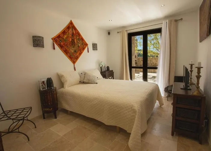 Mas Mont-laure Jacuzzi, Pool & Tranquility * Montlaux