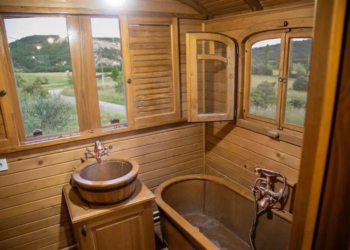 Vakantiehuis Mas Mont-laure Jacuzzi, Pool & Tranquility Montlaux